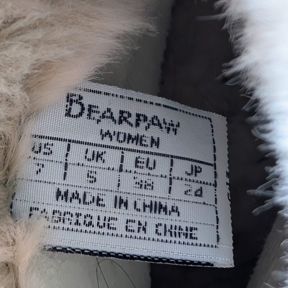 BearPaw Women's Boots with Cream Faux Fur Size 7 (EUC) - Picture 13 of 14